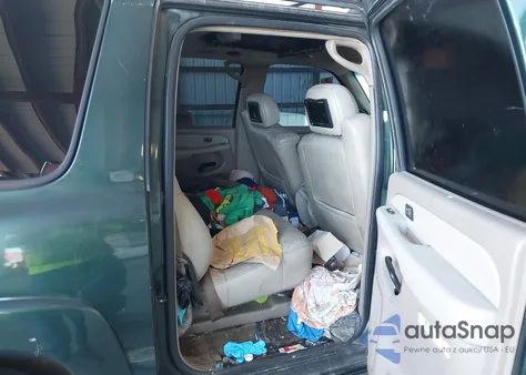 2002 Chevrolet Suburban 1500 Lt из США, поврежденный, VIN 3GNFK16Z12G298631